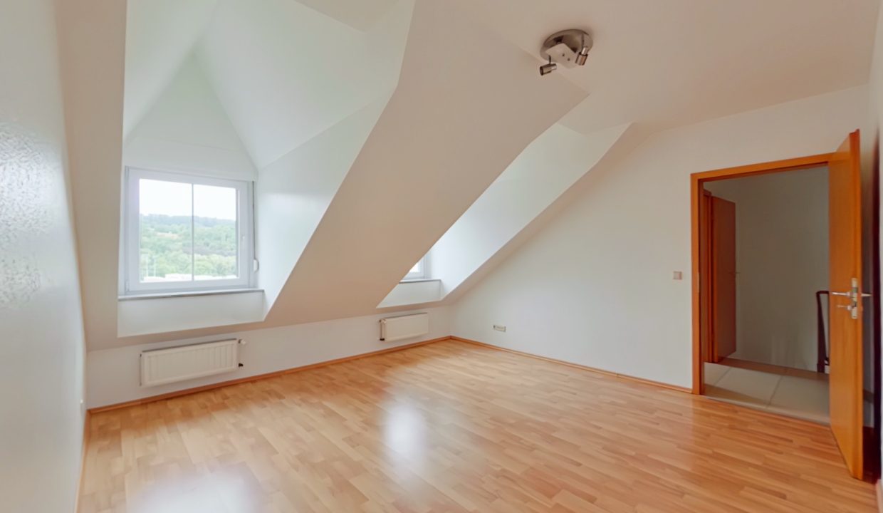 R0010281_20230803102303